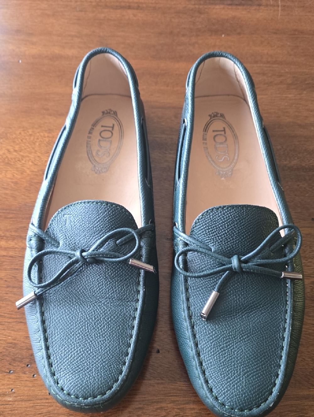 Tod's Forest Green Leather Bow Driving Loafers